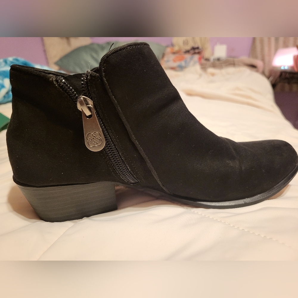 Daisy Fuentes Women's Black Ankle Boots 7.5M
